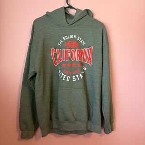 💙Gildan Green and Red Graphic Hoodie Sweatshirt
